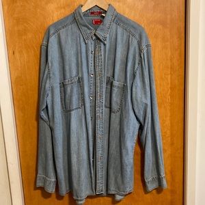 Levi’s Denim shirt, loose fit XL